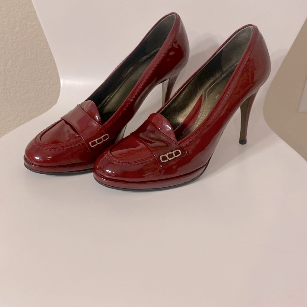Via Spiga patent leather high heel
